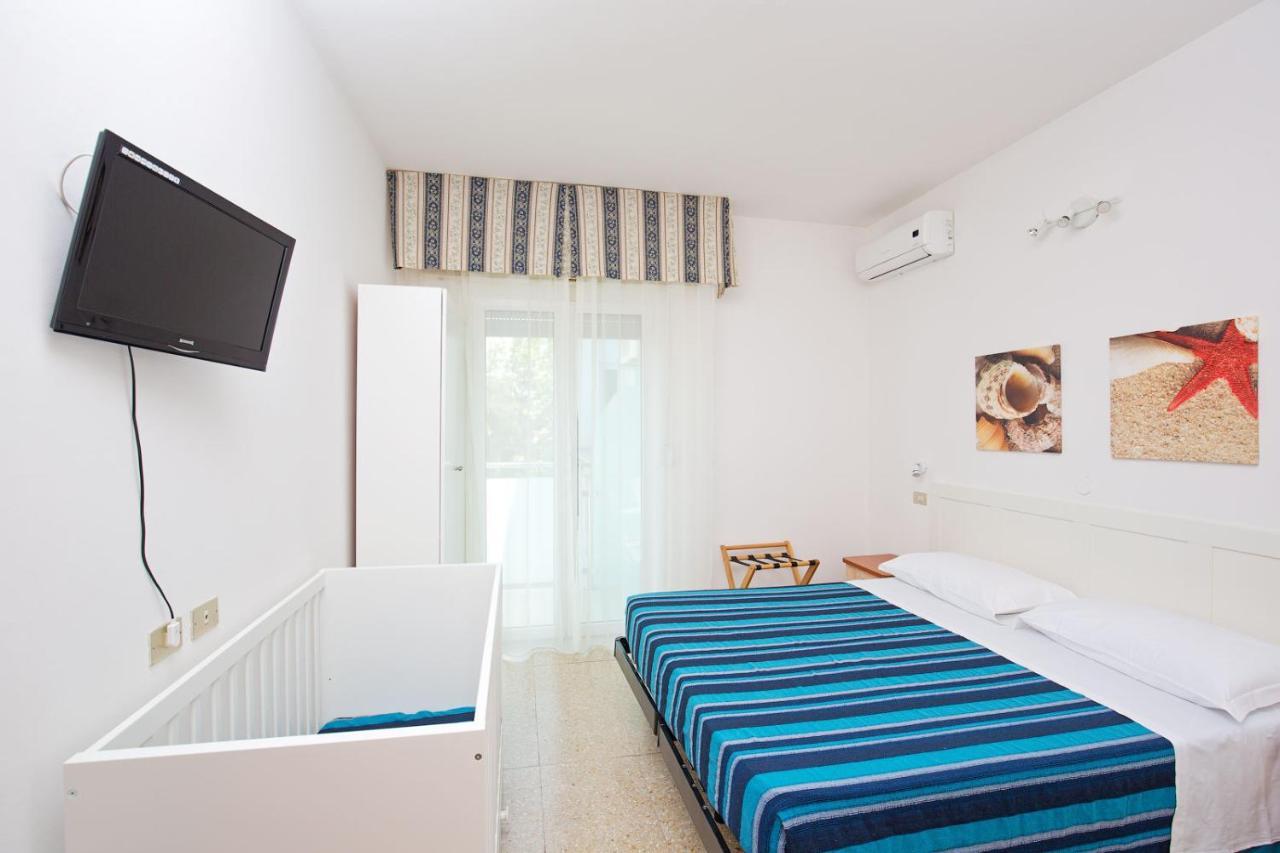 Hotel Helios Riccione Exterior photo